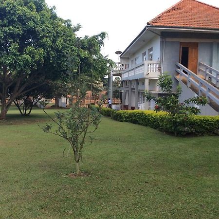 Skyway Hotel Entebbe Esterno foto