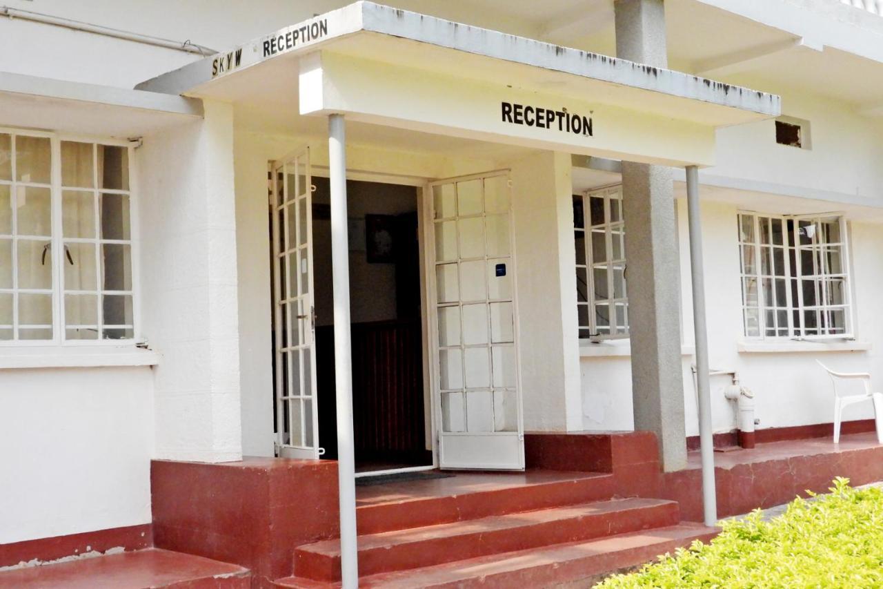 Skyway Hotel Entebbe Esterno foto