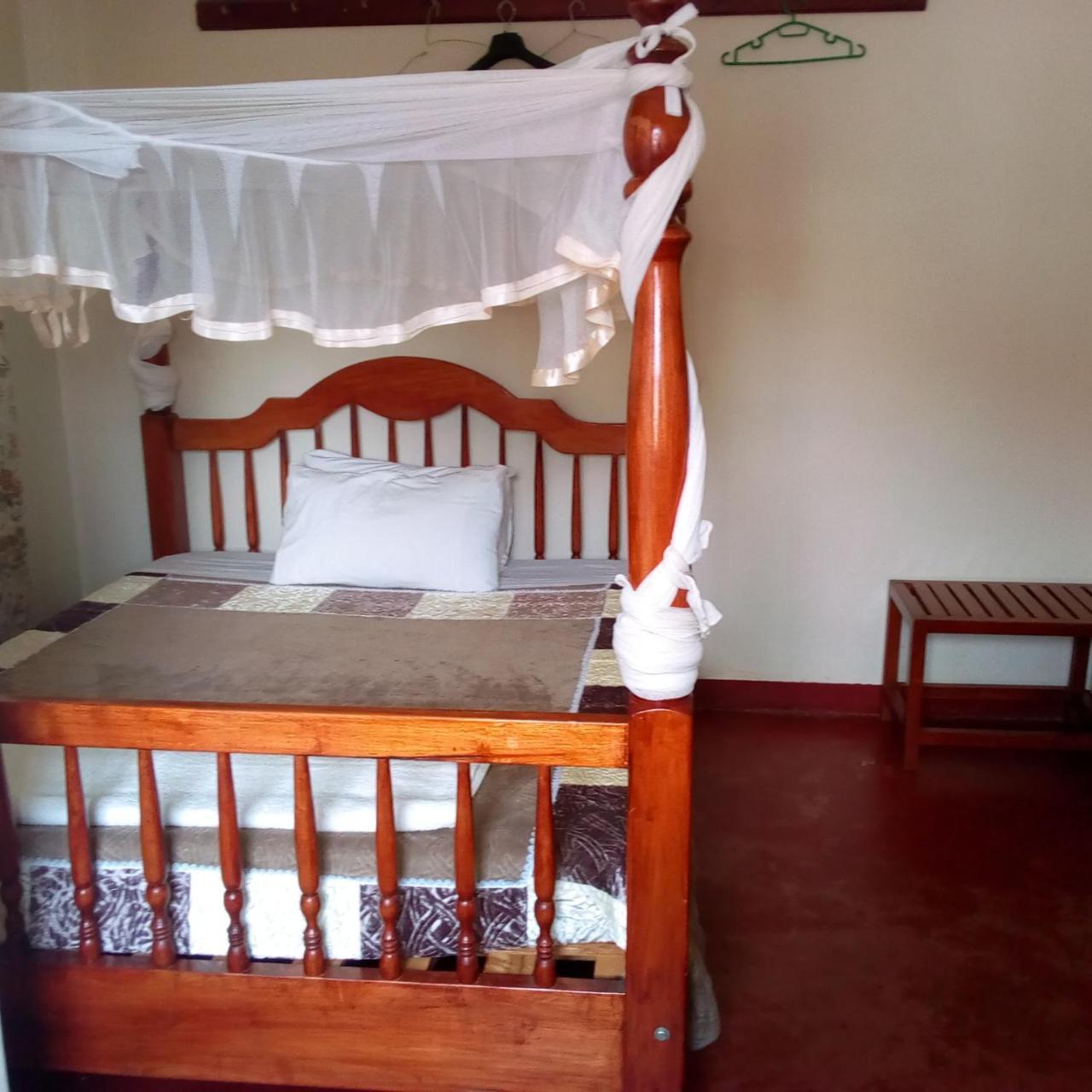 Skyway Hotel Entebbe Esterno foto