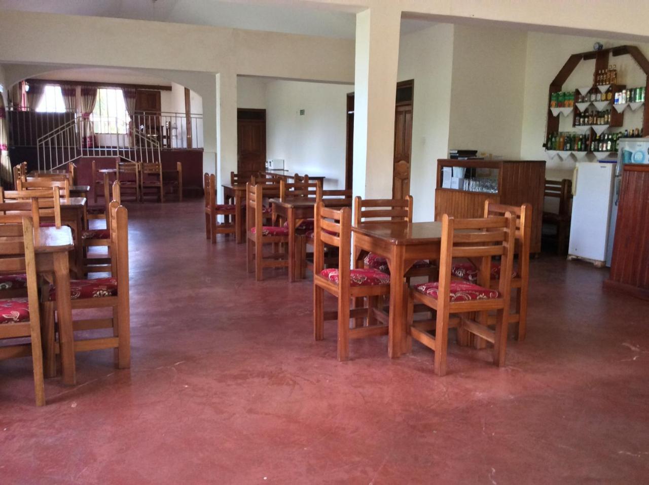 Skyway Hotel Entebbe Esterno foto